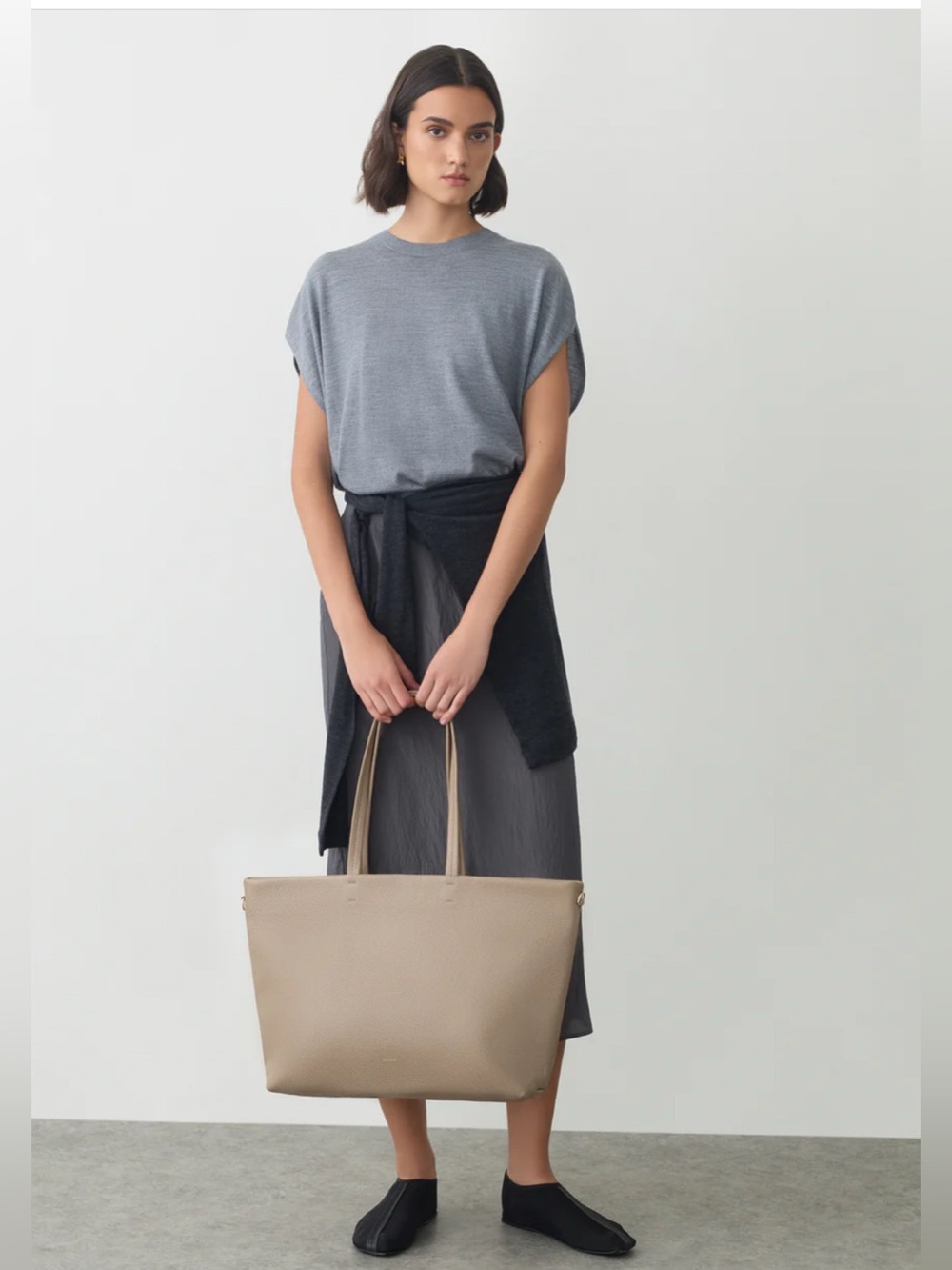 Cuyana Classic Tote Bag - Picture 5 of 13